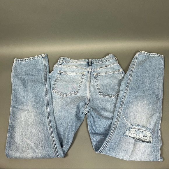 ❌SOLD❌ H&M Straight-Leg Jeans - Picture 3 of 8